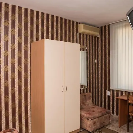 за гости Апартамент